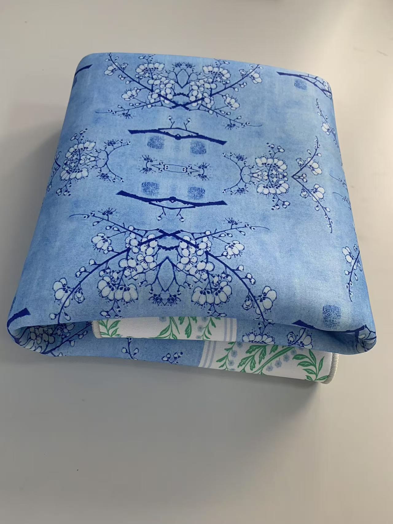 游戲桌墊那種好，橡膠雙面布印刷定制